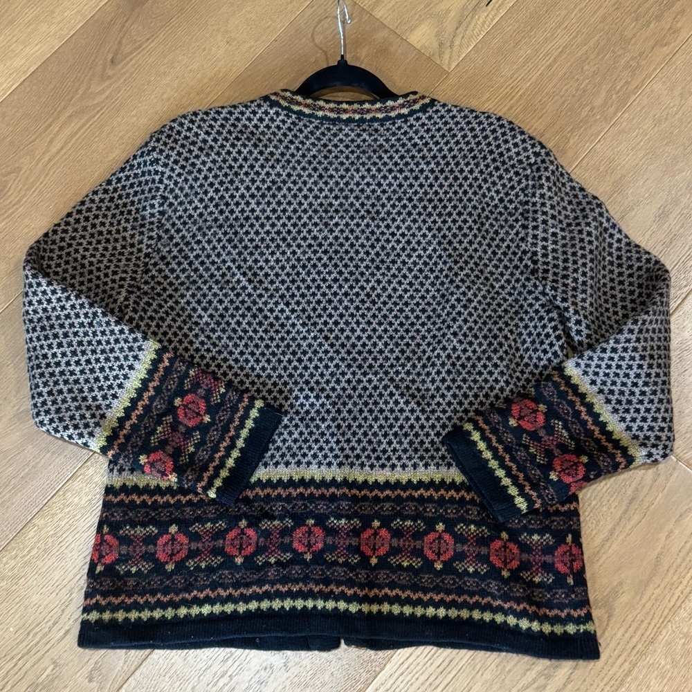 Skyr 100% Wool Knit Fair Isle Cardigan - Ladies Size M - Black & Muti - EUC - Picture 6 of 6